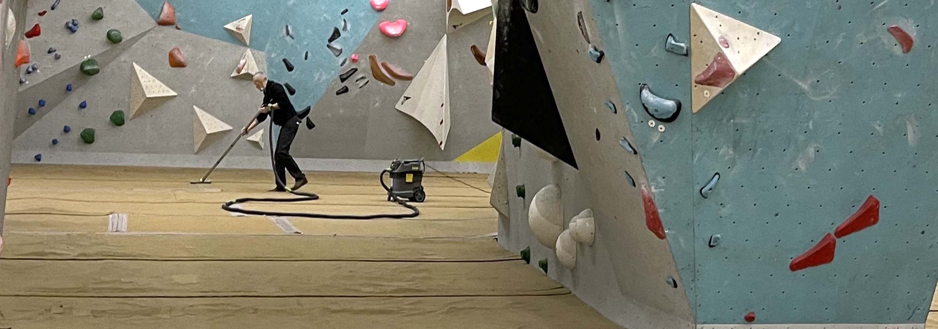 Baden_Dienstleistungen Freiburg Reinigung in Kletterhalle